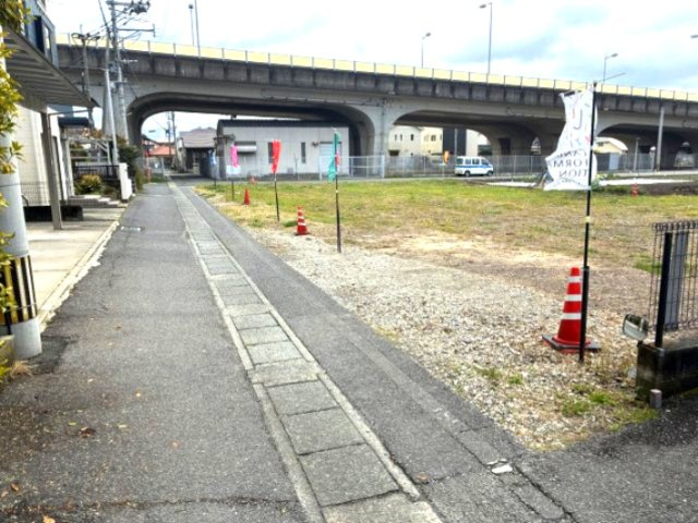 熊本市南区野口４丁目の売地の前面道路含む現地写真