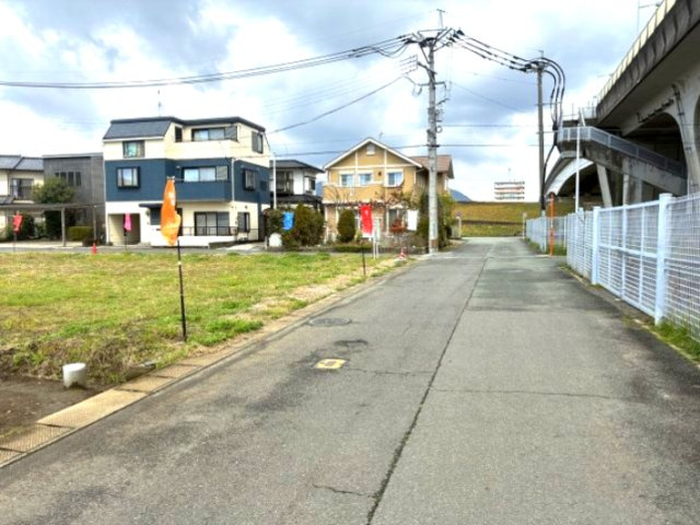 熊本市南区野口４丁目の売地の前面道路含む現地写真