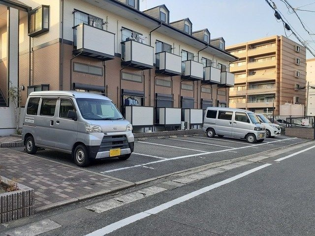 メリーゲートの駐車場