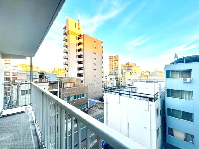 パレス大開通の展望|採光と通風を享受できる角住戸
