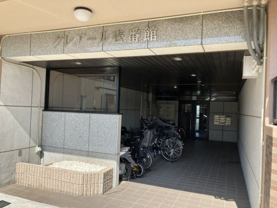 クレアール壱番館のエントランス|エントランスです