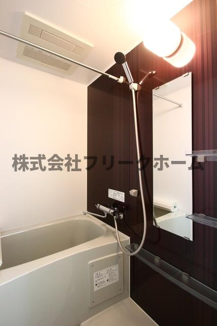 小金井市本町５丁目のアパートの浴室