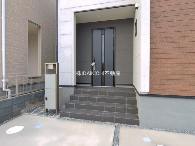 【玄関】 | 加須市三俣1丁目　Livele Garden.S　新築戸建　全5棟　2号棟