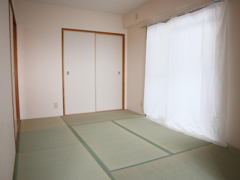 コンフォール東花園の和室
