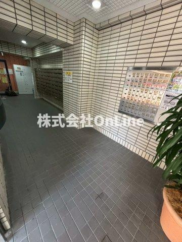 パークサイド上本町駅前のロビー
