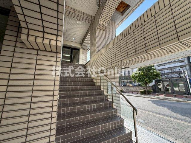 パークサイド上本町駅前のロビー