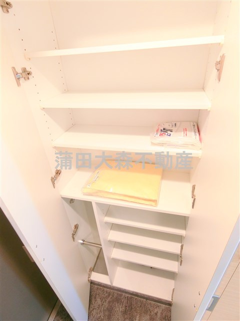スカイコートパレス蒲田の設備|玄関収納！