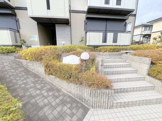 グリーンシャルマン　D棟の庭