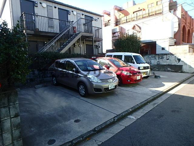 武蔵野市吉祥寺南町１丁目のアパートの駐車場