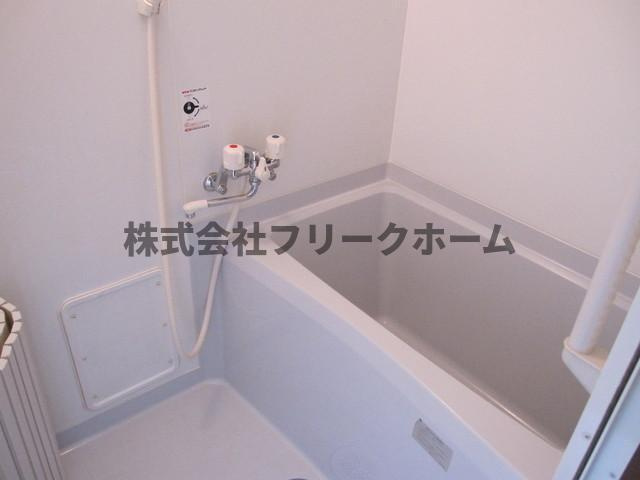 武蔵野市吉祥寺南町１丁目のアパートの浴室