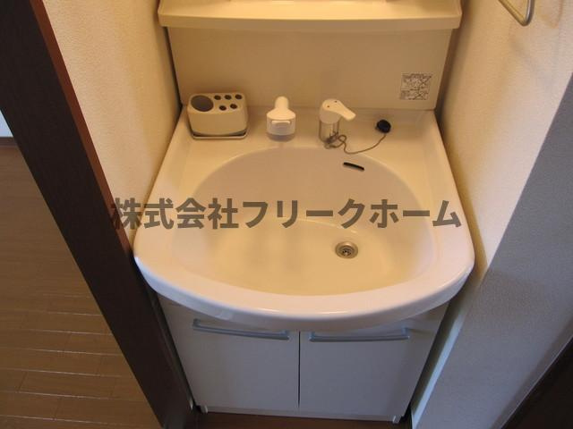 武蔵野市吉祥寺南町１丁目のアパートの洗面所