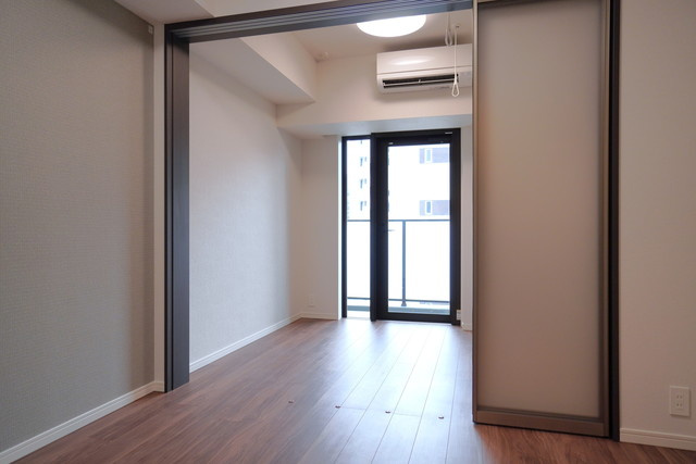 ベルファース神田神保町の居間・リビング|※写真は同タイプ住戸です。
