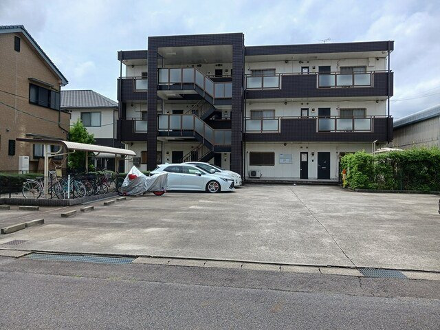 メゾン葭池の駐車場|駐車スペースもあります