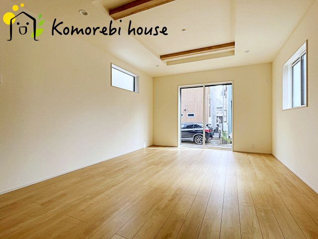 さいたま市北区大成町４丁目　新築一戸建て　ブルーミングガーデン　01の居間・リビング|ゆったり過ごせるリビングです