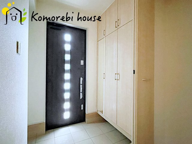 さいたま市北区大成町４丁目　新築一戸建て　ブルーミングガーデン　01の玄関|ゆったりとした玄関です