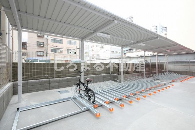 セレニテ難波ミラク壱番館の駐車場