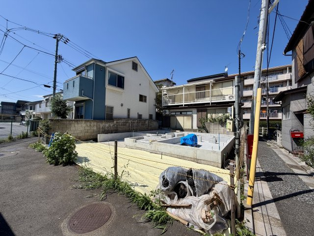 板橋区西台1丁目　高台立地×南道路　新築戸建限定1棟の前面道路含む現地写真