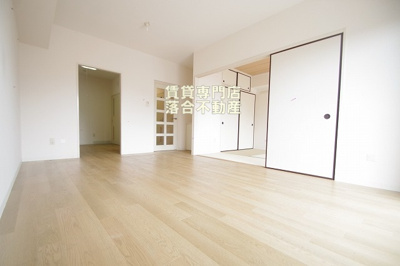 【居間・リビング】 | コーポレート相模原富士見 | 広々とした明るいリビング♪