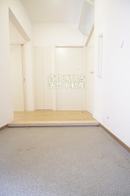 【玄関】 | コーポレート相模原富士見 | ゆったりとした玄関