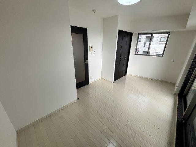 Dolce Vita 王子公園の居間・リビング