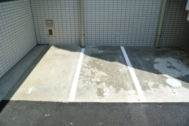 グランヴァン亀戸3の駐車場