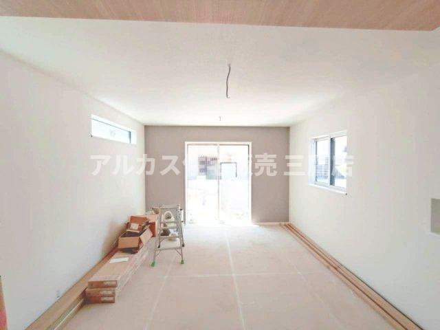 中央線 武蔵境駅 10分 新築戸建 武蔵野市関前2丁目の居間・リビング