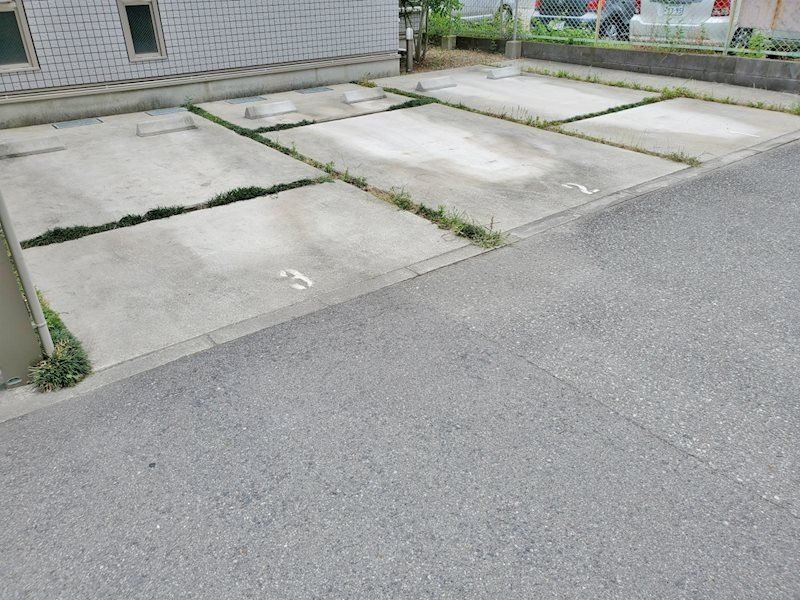 エフティー西宮北口A棟の駐車場