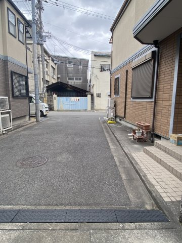 東大阪市新家西町の前面道路含む現地写真