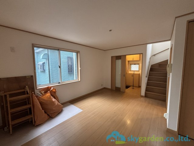 平塚市長持　中古戸建の居間・リビング