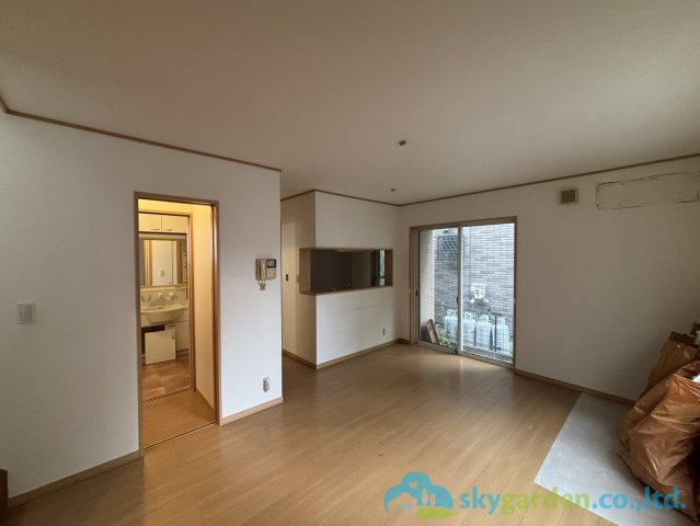 平塚市長持　中古戸建の居間・リビング