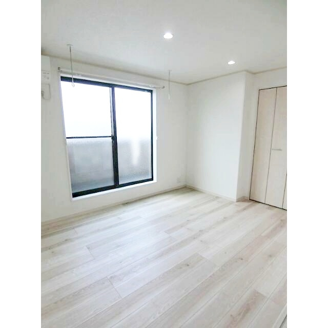 鎌倉市材木座３丁目のアパートの居間・リビング