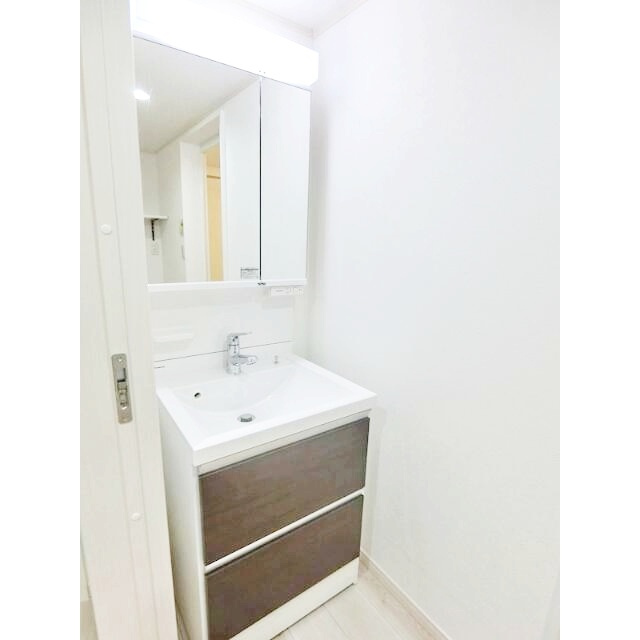 鎌倉市材木座３丁目のアパートの洗面所