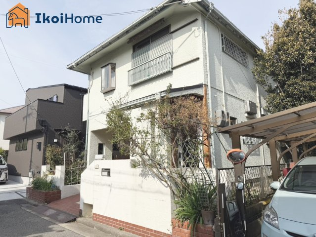 明石市朝霧北町　土地の周辺|●年中無休：当日予約可●朝霧小学校までは徒歩6分、朝霧中学校までは徒歩8分。建物裏側は公園あります。