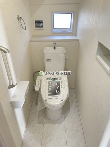 ブルーミングガーデン宇都宮市泉が丘7丁目のトイレ|同社施工物件の写真です。※建具やフローリング、その他仕様が違う場合がございます。