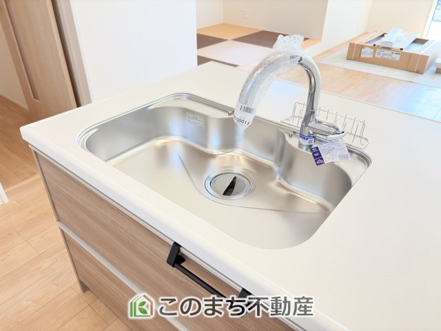 ブルーミングガーデン宇都宮市泉が丘7丁目のキッチン|大きなシンクございます。