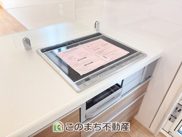 ブルーミングガーデン宇都宮市泉が丘7丁目のキッチン|IHクッキングヒーターで調理もお掃除も楽々です♪