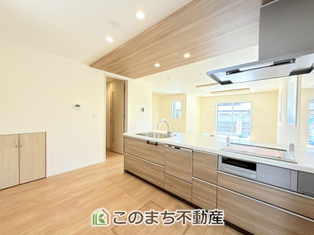 ブルーミングガーデン宇都宮市泉が丘7丁目のキッチン|人気の対面式キッチン☆料理をしながらご家族とコミュニケーションが取れます♪