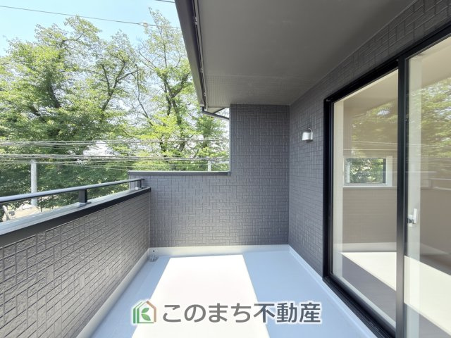 ブルーミングガーデン宇都宮市泉が丘7丁目のバルコニー|南向きの大型バルコニーは陽当り良好で、たっぷりのお洗濯物もよく乾きます！
さらにインナーバルコニーなので雨の日でも安心してお出かけできますね♪