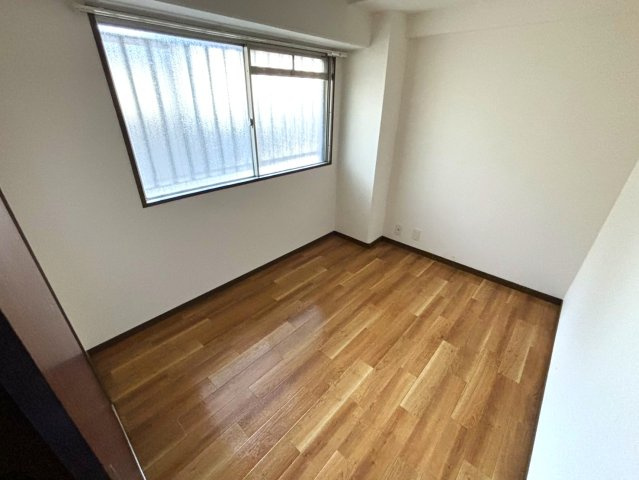 グリーンハイム海田の洋室