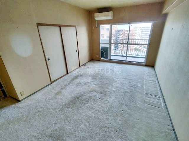 【居間・リビング】 | 朝日センチュリーみずほ台B棟 | こちらのリビングで趣味の時間をお楽しみください