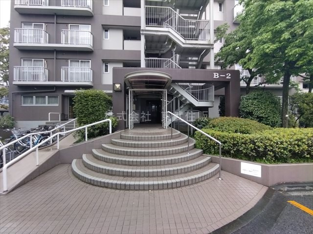 【エントランス】 | 朝日センチュリーみずほ台B棟 | 落ち着いたエントランスです