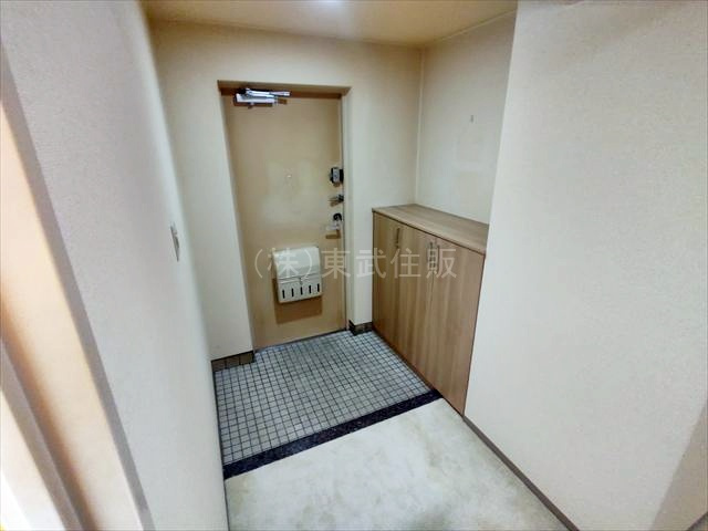 【内装】 | 朝日センチュリーみずほ台B棟 | 収納付きの玄関です