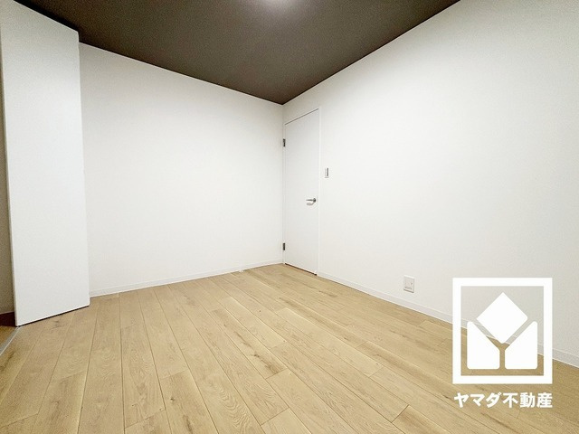 鳴尾小松住宅A棟の洋室|全居室フローリングでお掃除ラクラクです。