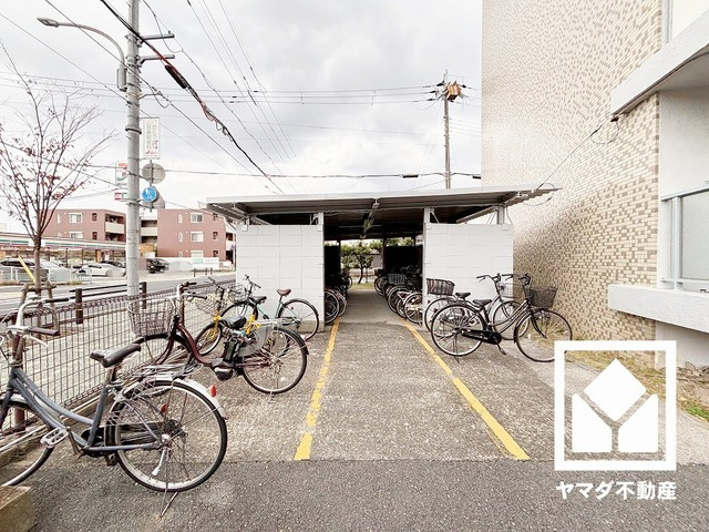 鳴尾小松住宅A棟の駐輪場