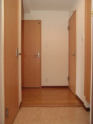 【玄関】ティアラタワー中島倶楽部
