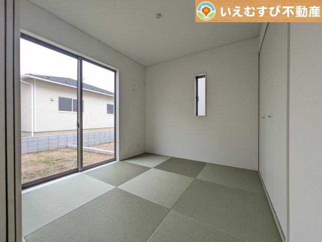 Cradle garden　大泉町寄木戸第18の和室|すぐ横になれる和室は、みんながほっと一息つける空間
ちょっとした休憩や来客時、お子様のお世話にも大活躍しそうですね♪