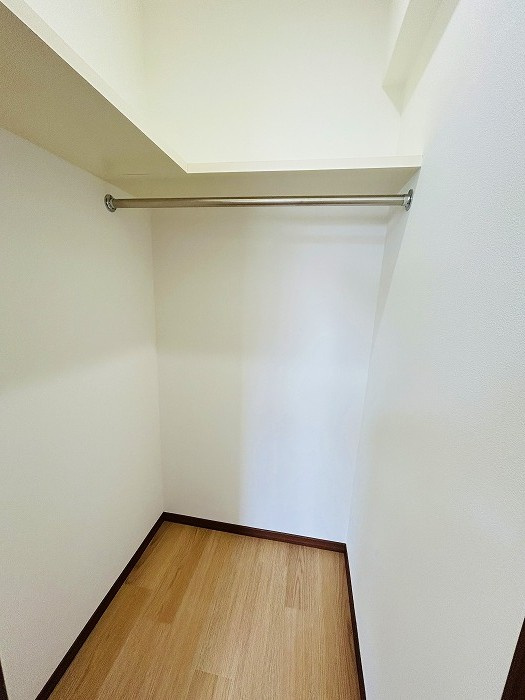 アンピール空港南の収納|ウォークインクローゼット♪
収納が大きいのでお部屋を広く使えます☆
