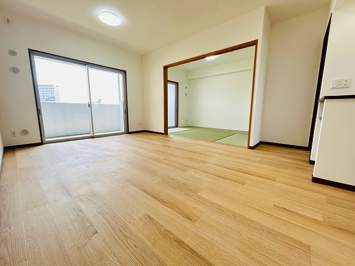 アンピール空港南の居間・リビング|陽当たり良好なので居心地が良いお部屋になりそうです☆