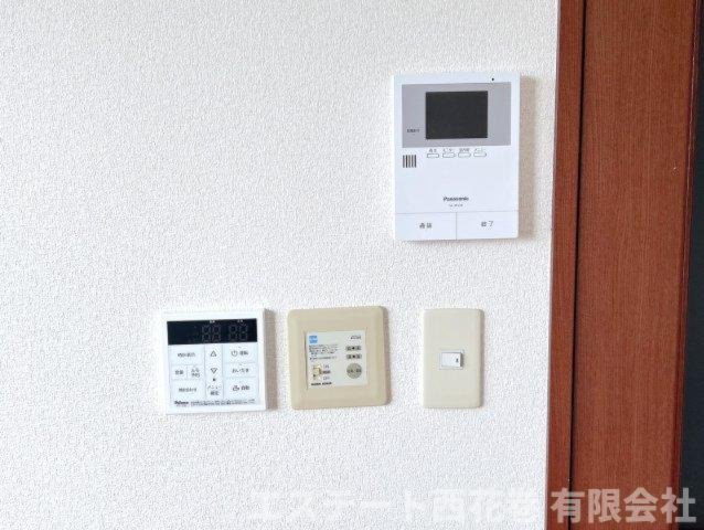 どんぐりの設備|TVドアホン
追炊きパネル
電動水抜き栓