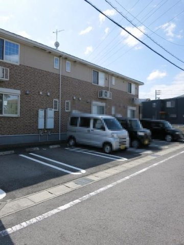 エテルノ・相見の駐車場